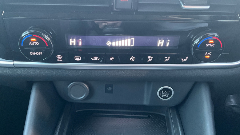 Nissan Qashqai 1.3 DiG-T MH N-Connecta 5dr Petrol Hatchback